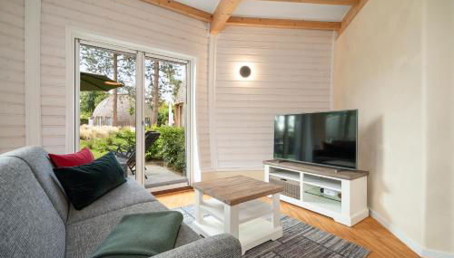 Kugelhaus Kia - Modernes Kugelhaus mit klarer Linie und Naturbezug am Tollensesee - Foto 5