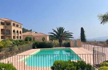 Superbe T2 avec grande terrasse et vue mer Résidence Isola Céleste - Foto 2