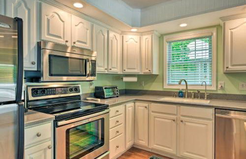 Lake Norman Retreat with Dock about 1 Mi to Marina! - Foto 10