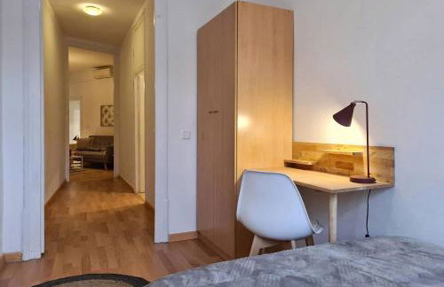 21ARA1085- Fabulous 4BR apartment in Ciutat Vella - Photo 9