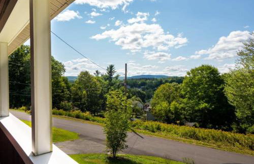 Berkshire Vacation Rentals: Centrally Located Historical Home - Foto 38