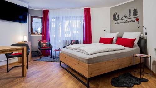 Schwarzwaldmarie in Titisee mit Badewanne Sonnenbalkon TG-Stellplatz Küche - Foto 2