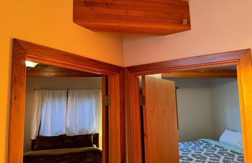 Amazing Oceanview 2 bedroom Oceanfront! by OceanviewHotTubs Shelter Cove, CA Tesla EV Station - Foto 2