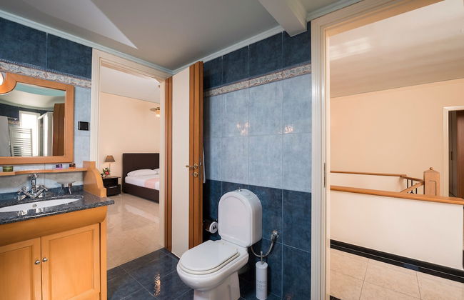 Steps to the Beach Spacious Home-Parking - Foto 37