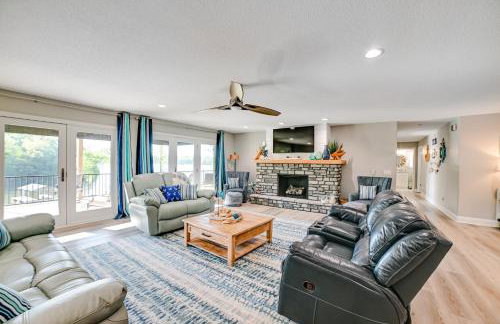 Beautiful Kentucky Lake Getaway with Dock and Deck! - Foto 4