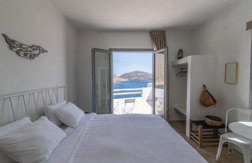 PANORMOS ART Beachfront Suites - Photo 70