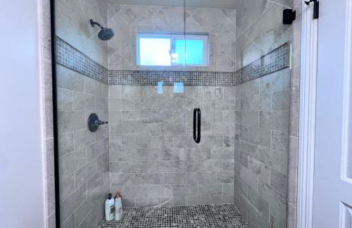 Sensational 6 Bedroom 4 Bathroom Pool Home (3 Master Bedrooms W/bathrooms) - Foto 12