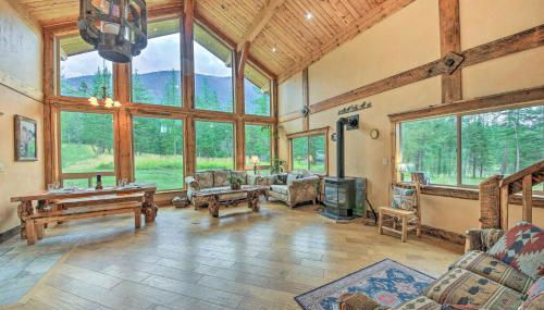 Private Deck and Mtn Views Family Getaway in Eureka - Foto 5