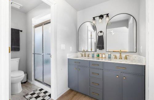 Stylish Renovation, Perfect for Families & Pets, Garage Parking, Sleeps 10 - Foto 31