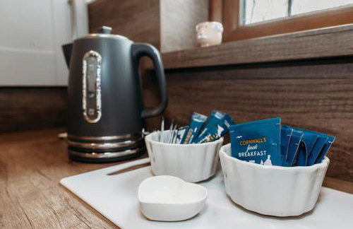 Heron's Perch- A pond-side retreat with cinema room - Photo 71