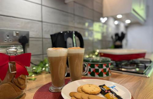 Modern 4BR House - Sleeps 10 - Central Birmingham - FREE Parking - Foto 14