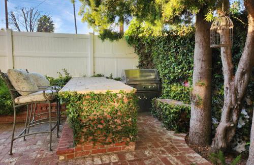 4 BR Encino Home w/ Amazing Yard, Near Everything - Foto 39