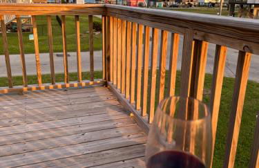 Zachary Beach House, Ocean views & walk to beach! - Foto 32