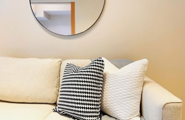 Uptown Parksuites 2 - Photo 32