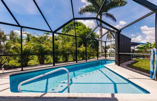 NEW! Dock Canal Family Home w/Pool & Gulf Access! - Foto 1