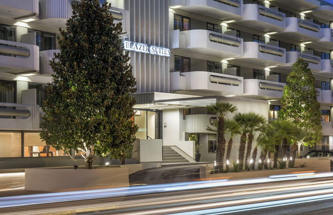 Blazer Suites Hotel - Photo 39