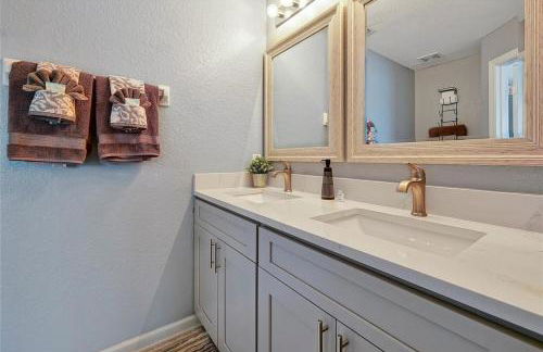 Windsor Hills Marvel Themed Home with Private Pool - Foto 12