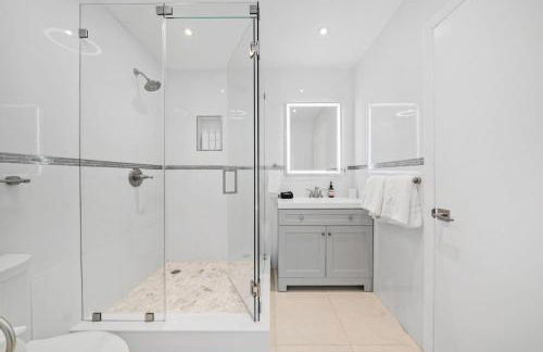 Two Neighboring Villas in The Heart of Miami - Foto 22