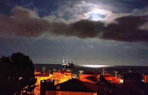 Sea View Apartment - Private Parking, Swimming Pool, Air Conditioning - Foto 24