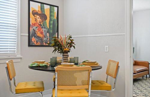 Charming Yellow Door House Steps from OU - Photo 14