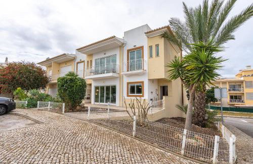 Host Wise - Deluxe House - Terrace & BBC - Foto 47