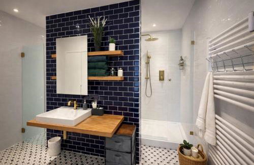 Beautiful view to Canary Wharf , O2 arena , near by London Excel 3-beds - Photo 8