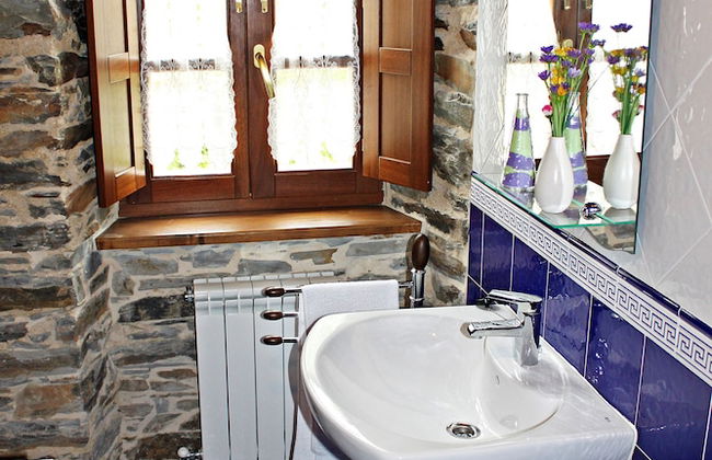 Apartamentos El Llago - Photo 21