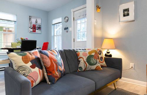 Side-by-Side Houses in Downtown Walk to Lake, Activities & Dining - Foto 7