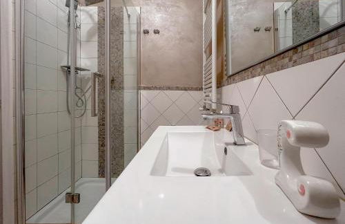 Perfect Spot with WiFi & AC by Host Hero - Foto 15