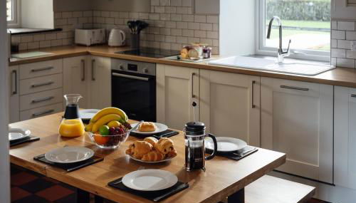 3 Bedroom Pembrokeshire Cottage - Beaches, Coastal path walks, Castles nearby - Foto 3, stove