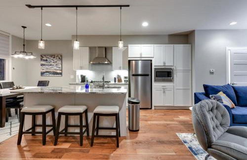 Modern Townhome Near Downtown walk to CWS! - Foto 29