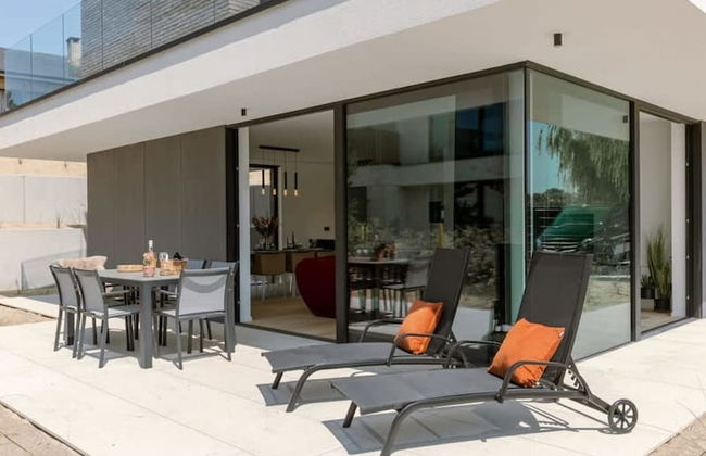 Beautiful Ultramodern Apartment in Oostduinkerke - Photo 1