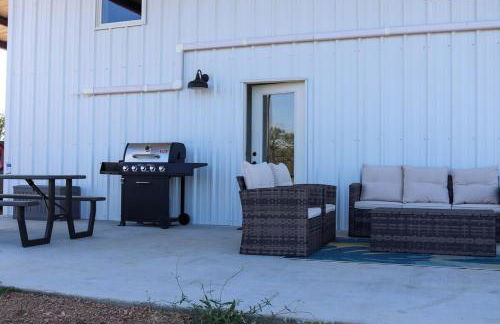 Gorgeous, secluded escape near River with Game room! - Photo 34