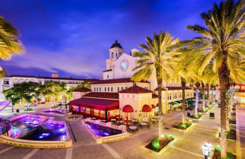 Stylish City Place WPB Escape King Bed and Den - Foto 30