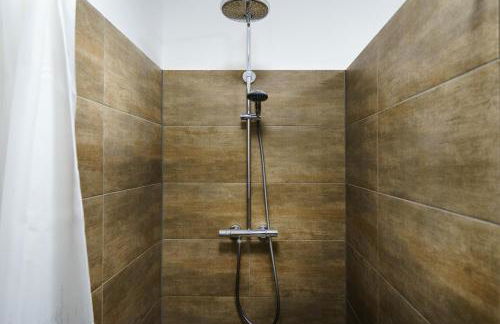 Boardinghaus Grünefeld W1 - Schöne Serviced Apartments - Küche - Smart TV - P - Rainshower - Foto 8