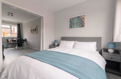 Racecourse Revelation! Free parking - Photo 18