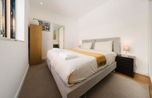 Chiado Gem Private Pool & Patio Retreat - Photo 41