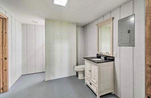 Waterfront Retreat, Near Fishing and Boating! - Foto 26