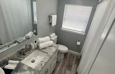 Kid-friendly Home w Pool & BBQ - Photo 11