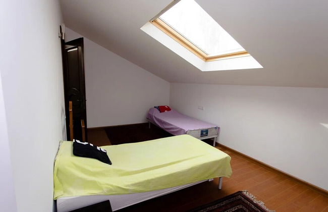 4 Bed Villa Estate Sleeps 7 - Pool, Garden, Sauna - Photo 5