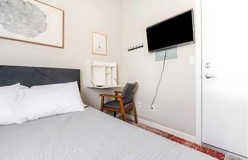 Cozy Micro Suite Unit 11 Sleeps 2 Minutes to Downtown - Foto 2