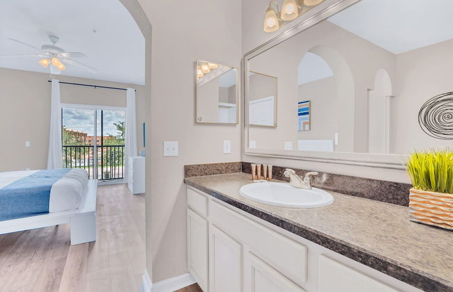 2BR Condo - Hot Tub Pool Near Disney - Photo 19