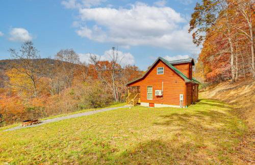 Hike and Fish Marlinton Cabin with Fire Pit and Views! - Foto 22