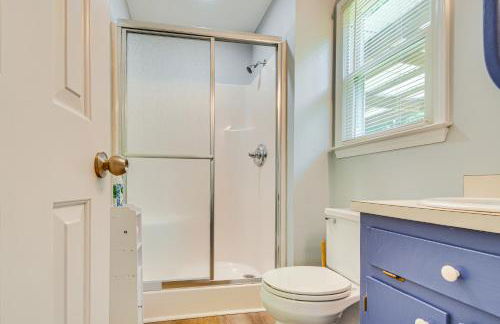 15 Mi to Raleigh Dog-Friendly Home with Fire Pit! - Foto 24