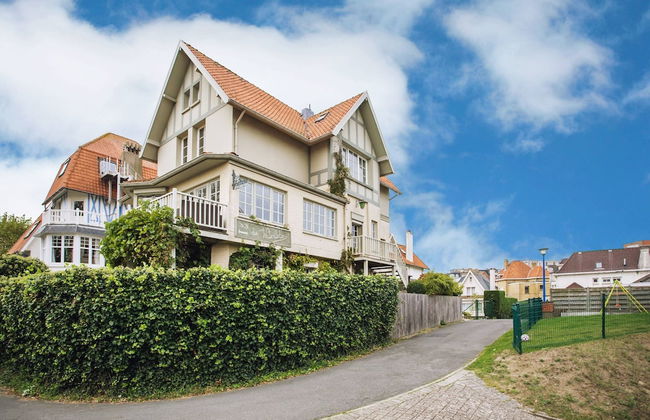 Beautiful Villa Near the Sea - Photo 1