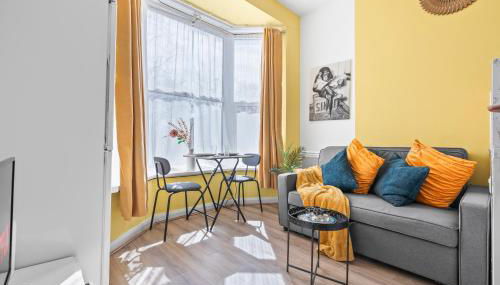 Cosy entire flat 5 min from Citycentre sleeps 4 - Foto 1