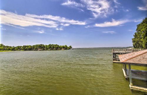 Waterfront Lake Home with Deck - New Renovations! - Photo 4