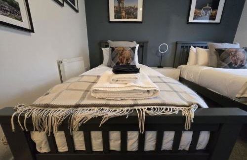 Modern Stirling Apartment - Free Parking - Photo 16