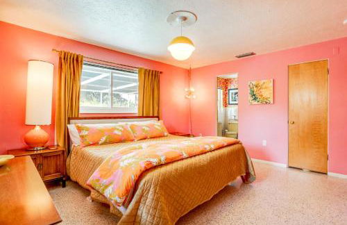 Lanai and Pet Friendly! Retro-Chic Sarasota Home! - Foto 13