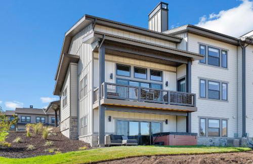 New East Deer Valley, 1 min, 994 New luxury 5br Twin House, Hot Tub, Lake view, Park City 10 min - Photo 1